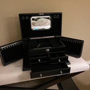 Jewelry Box with Lock and Key